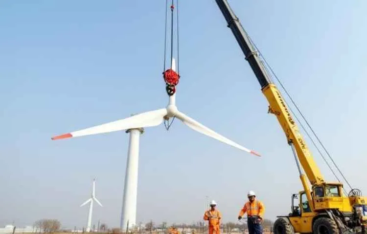 High-efficiency wind turbines in Chennai generating sustainable electricity.